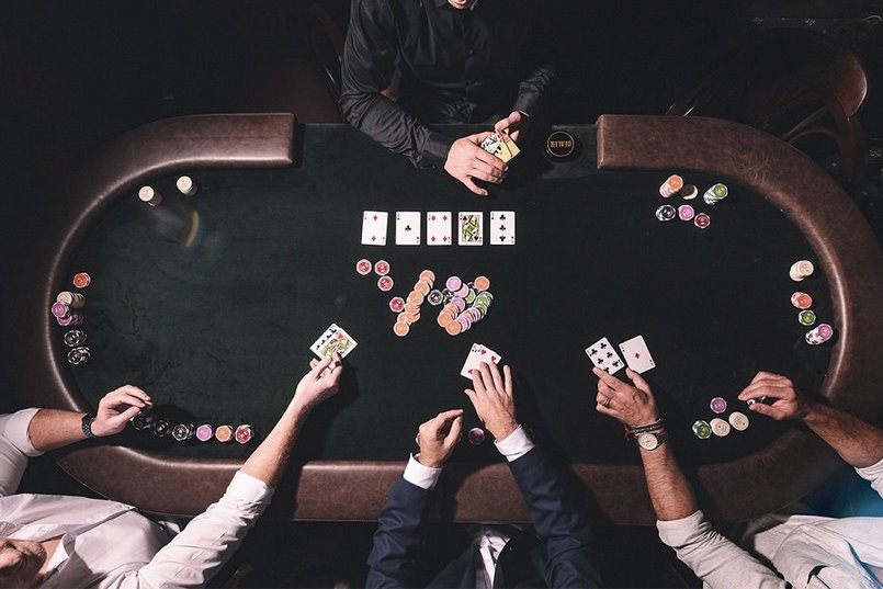 Poker sẽ trở nên dễ dàng hơn rất nhiều nếu bạn hiểu và ghi nhớ được các thuật ngữ được sử dụng trong game
